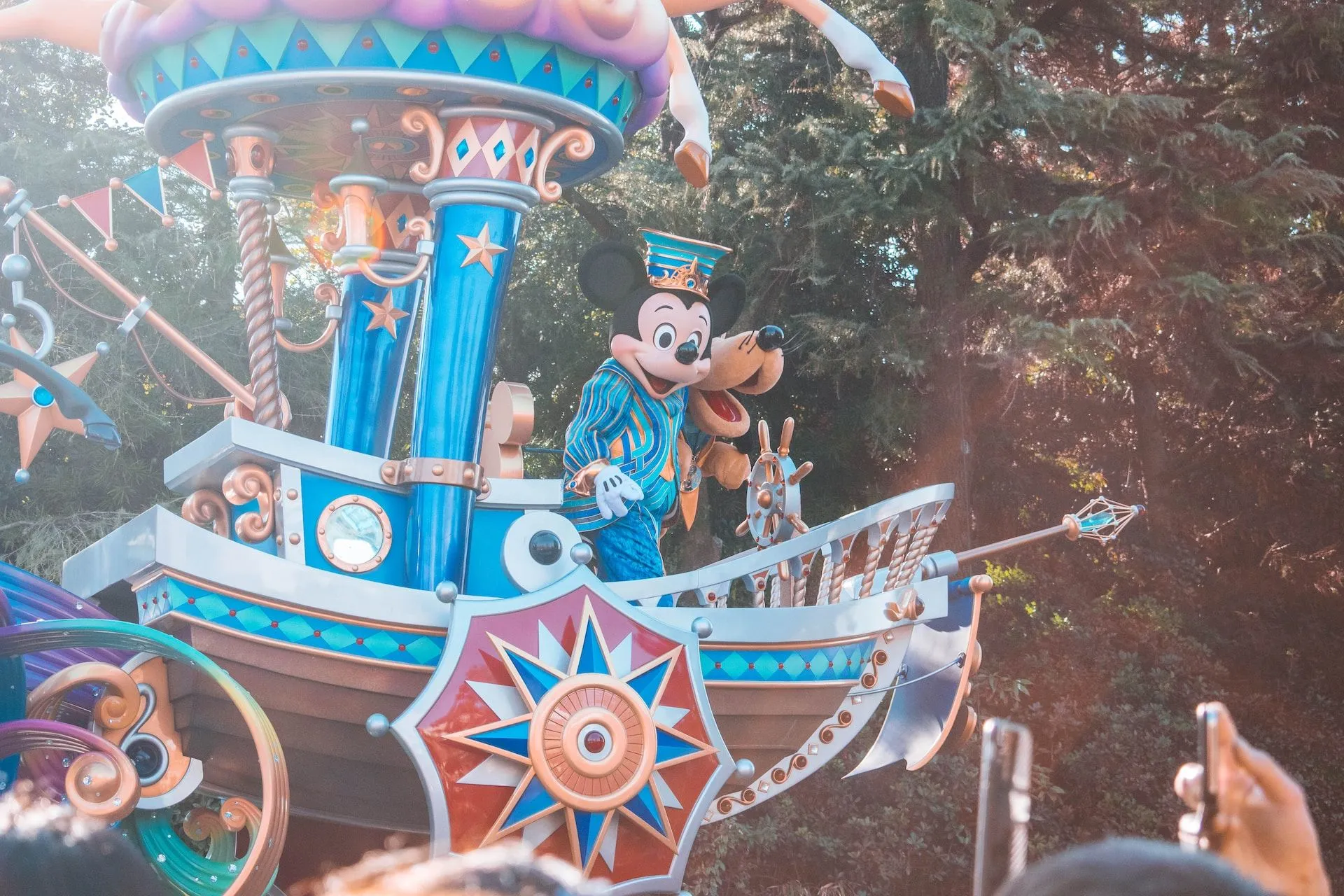Mickey and Pluto on a parade float